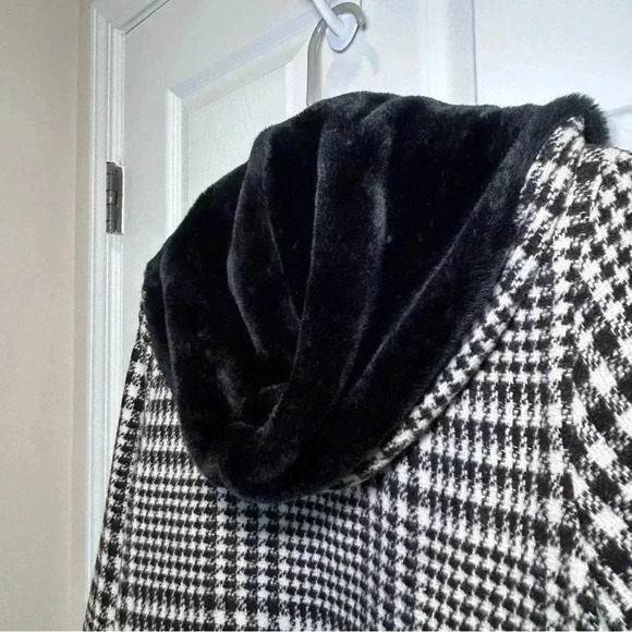 Houndstooth Wool Blend Coat - Picture 8 of 8